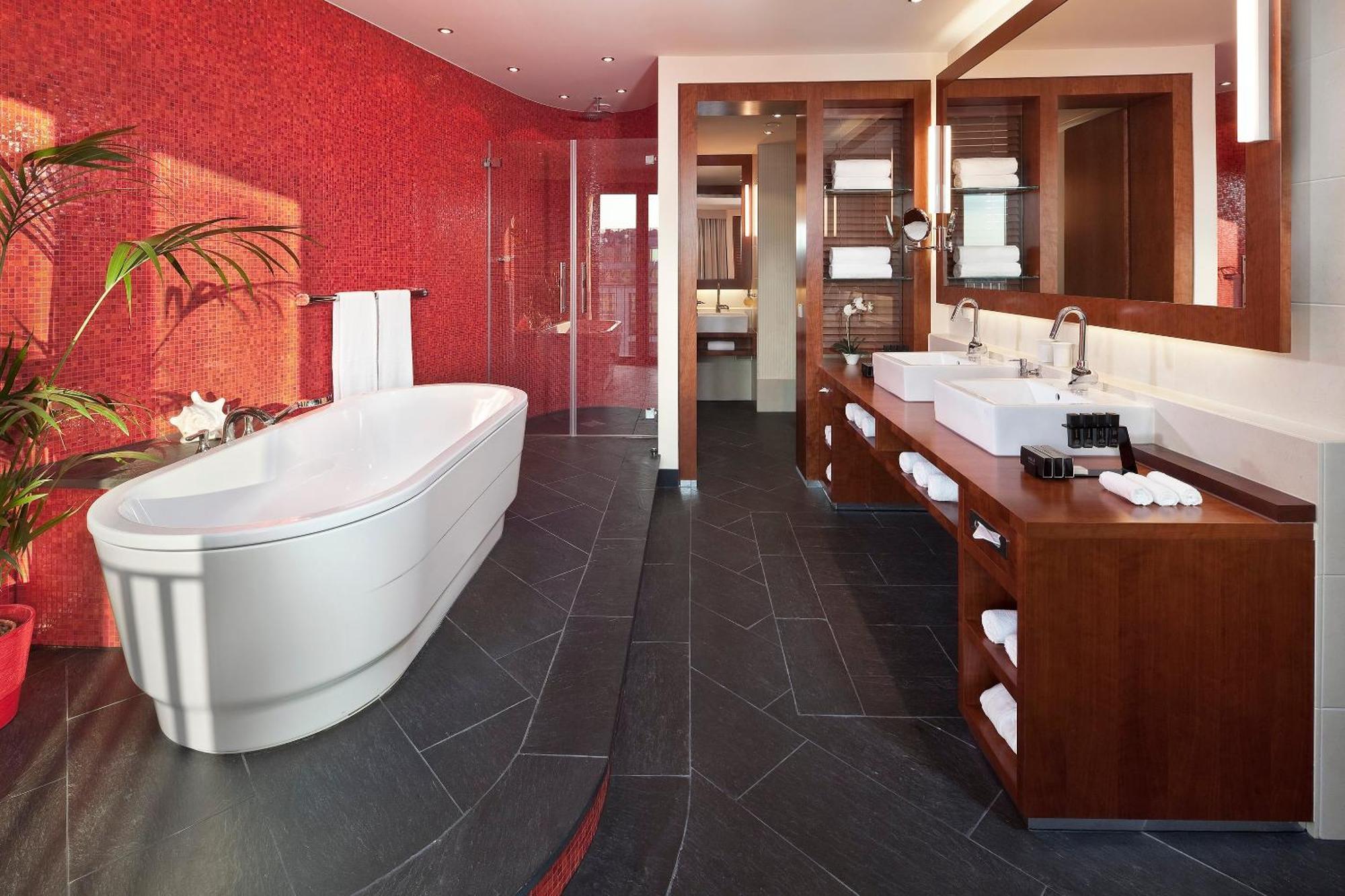 The Level Panoramic Suite Executive Lounge Access