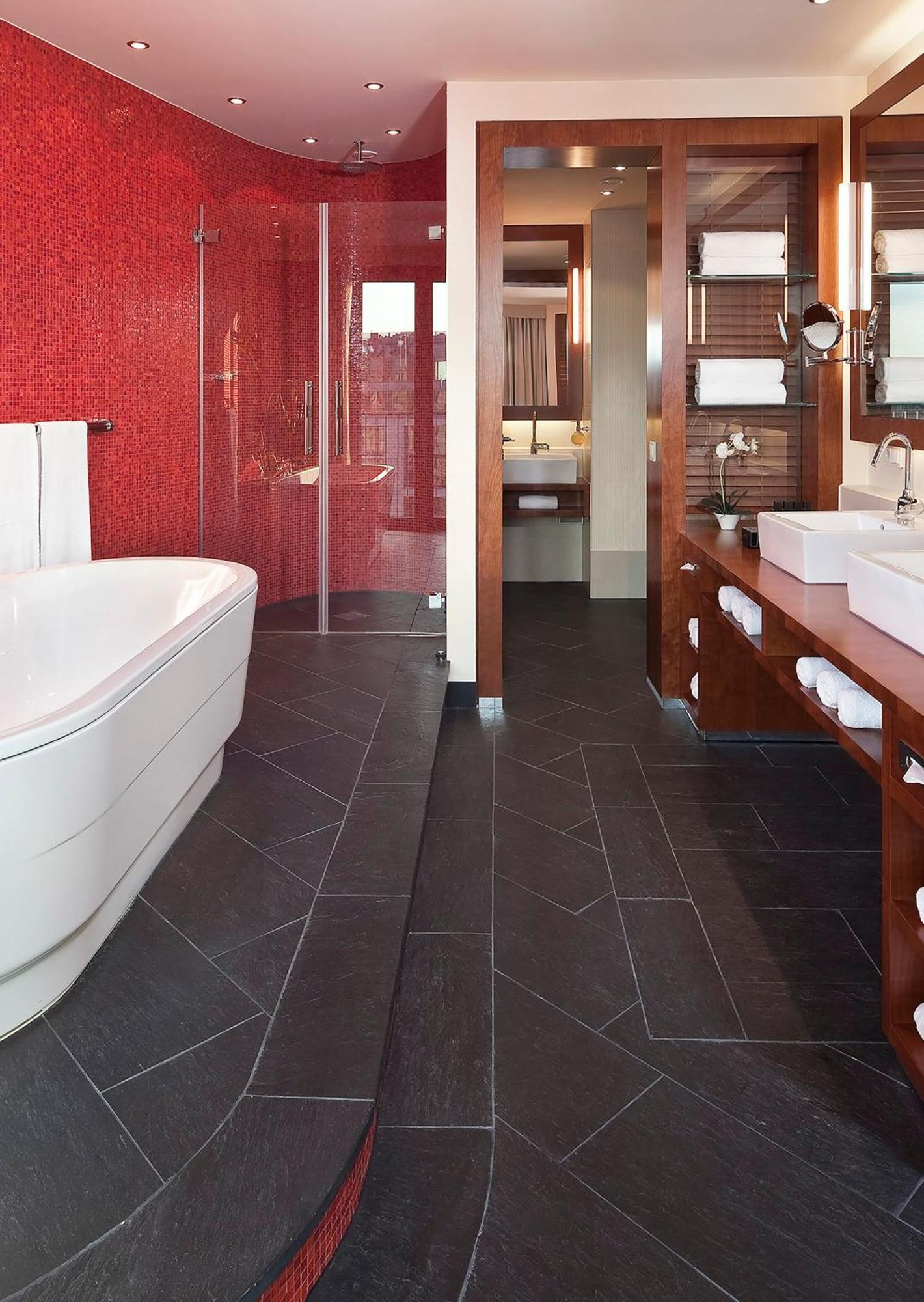 The Level Panoramic Suite Executive Lounge Access